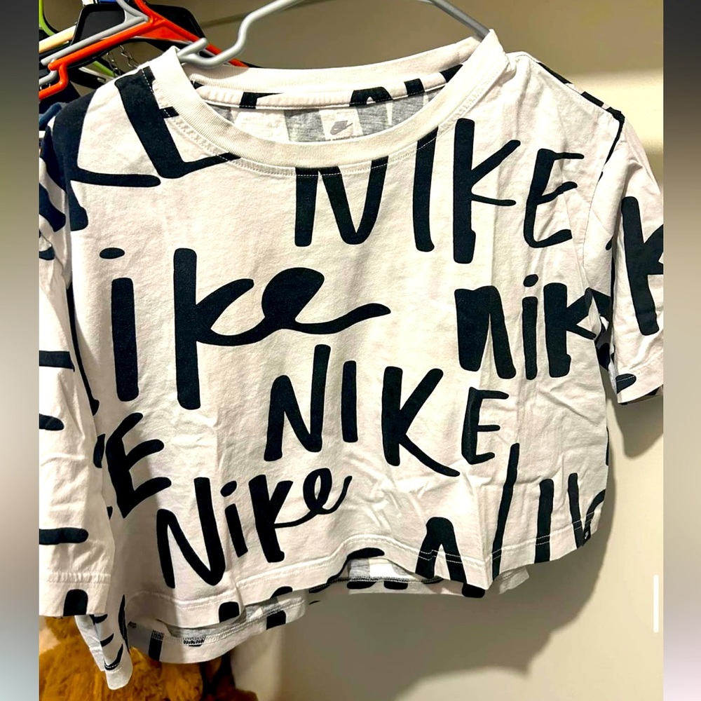 Nike Crop Top